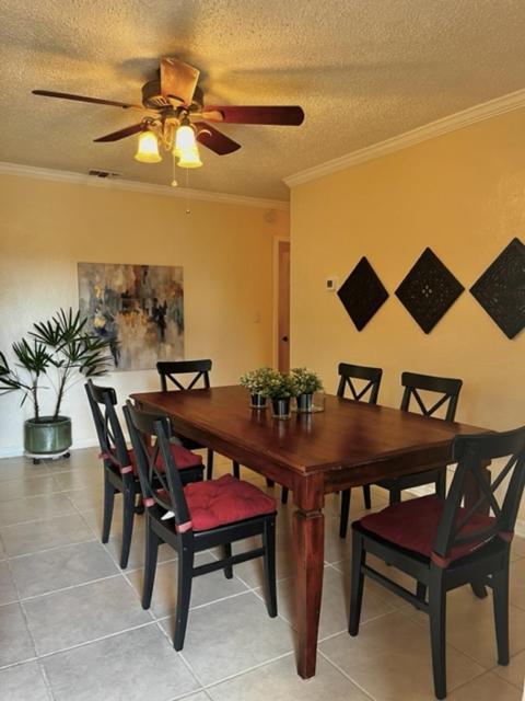 House Close To Downtown, Airport, Raymond James Stadium, And Many More Places Tampa Exteriér fotografie